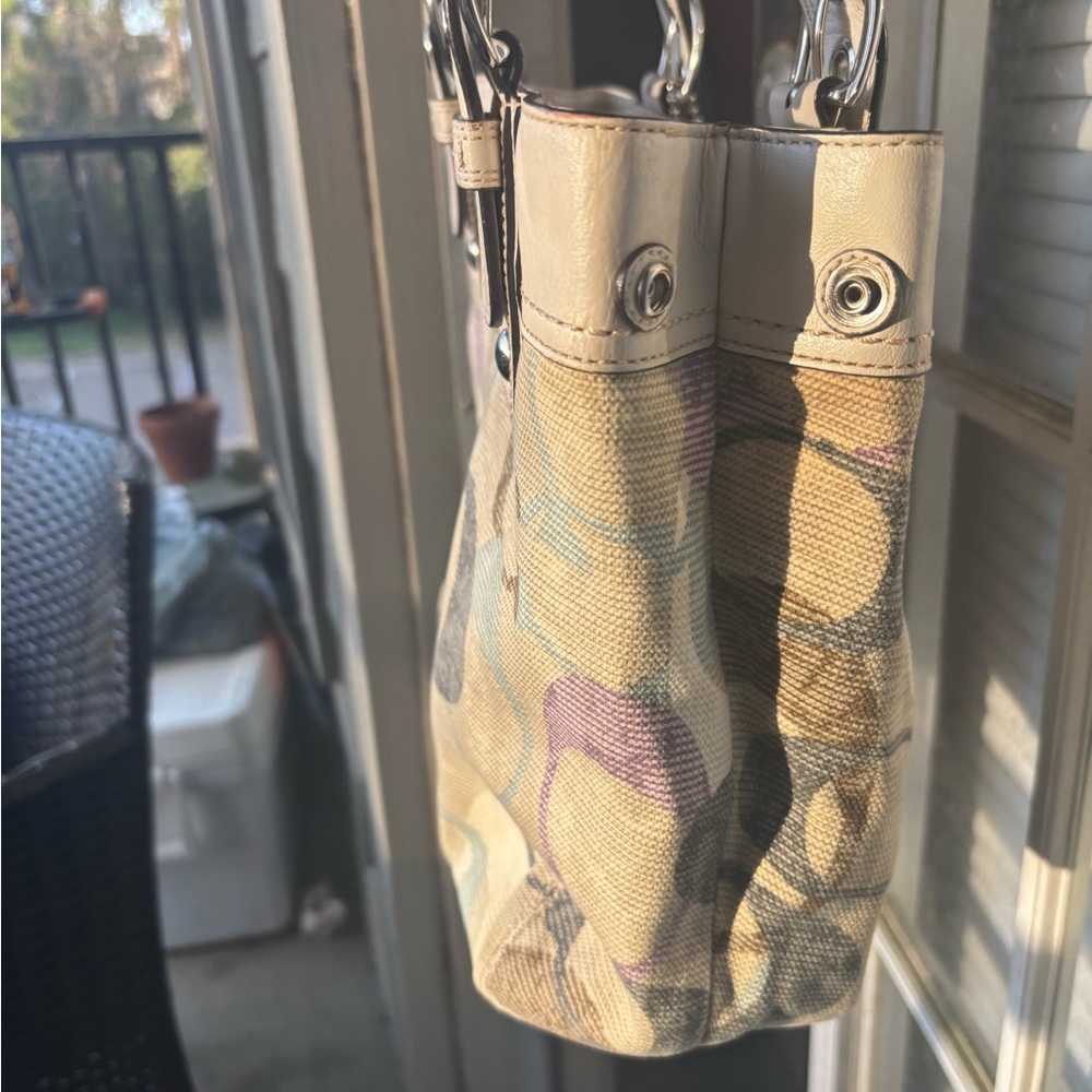 Coach Signature Canvas Tote Bag - Multicolor - Picture 10 of 11